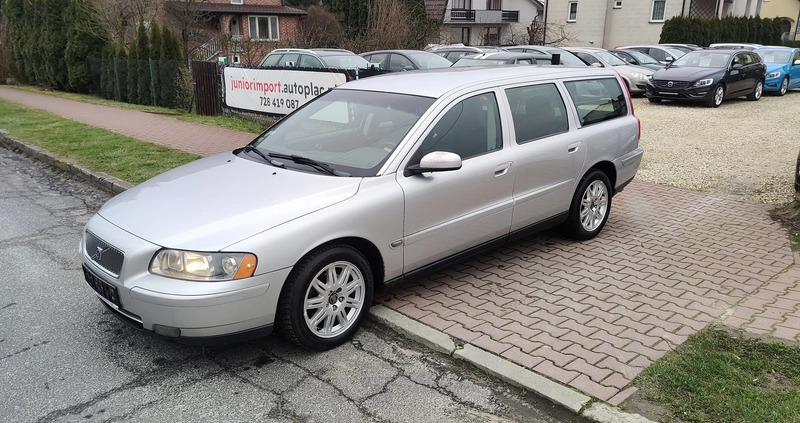 Volvo V70 cena 12999 przebieg: 249000, rok produkcji 2005 z Wieruszów małe 667